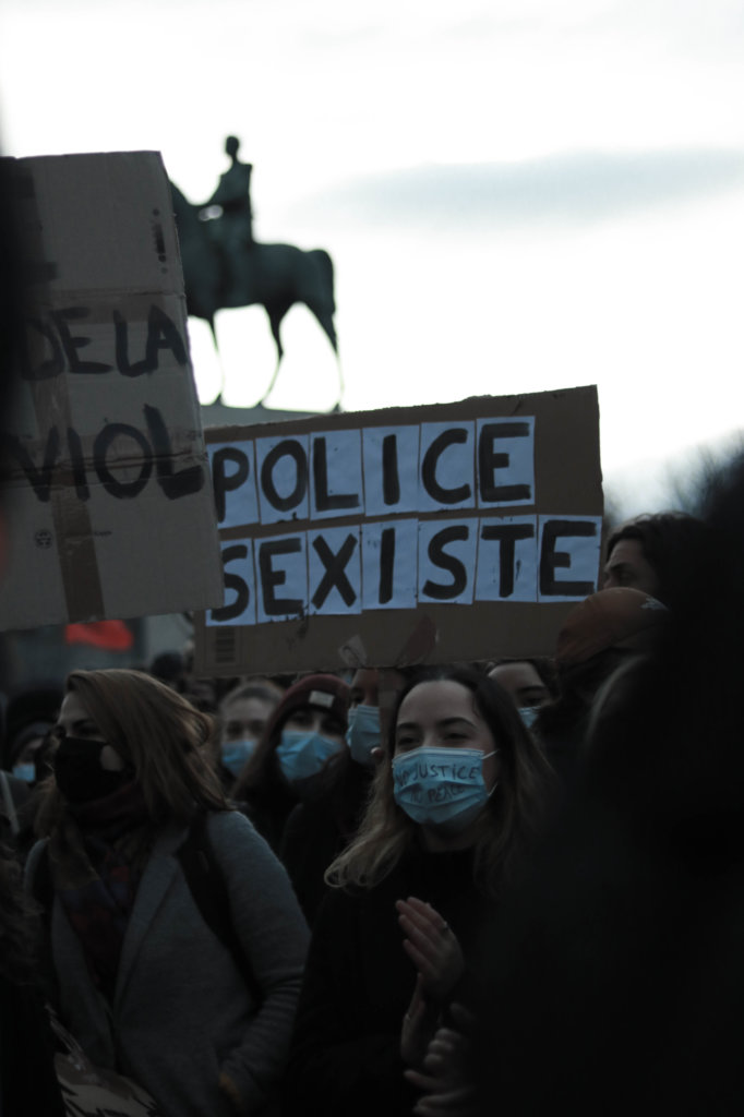pancarte police sexiste