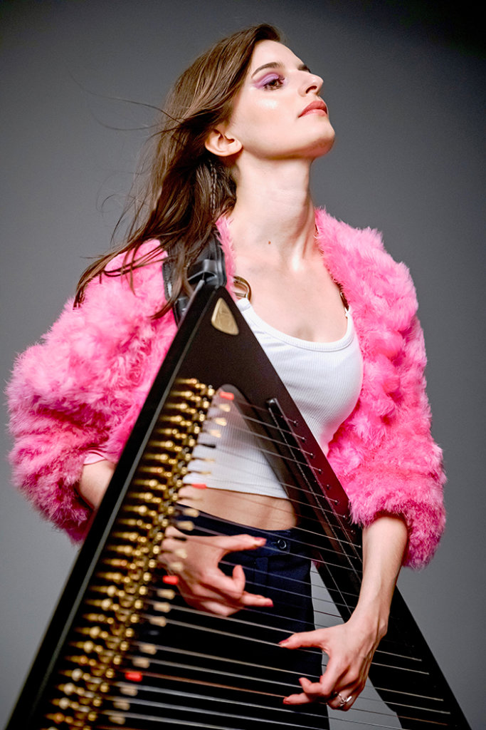 Pauline Chagne et sa harpe