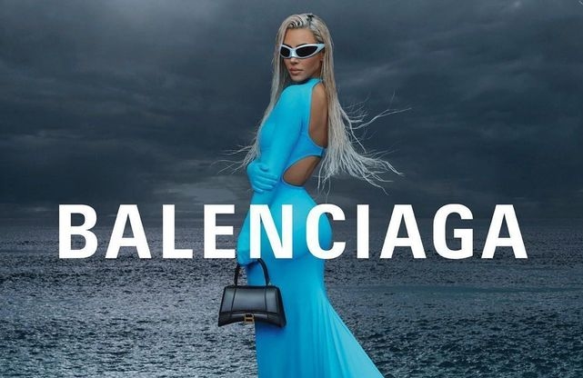 Kim Kardashian beaute froide et grandiose dans la nouvelle campagne Balenciaga