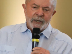 Lula_​e_​Alckmin_​apetam_​as_​mãos_​cropped